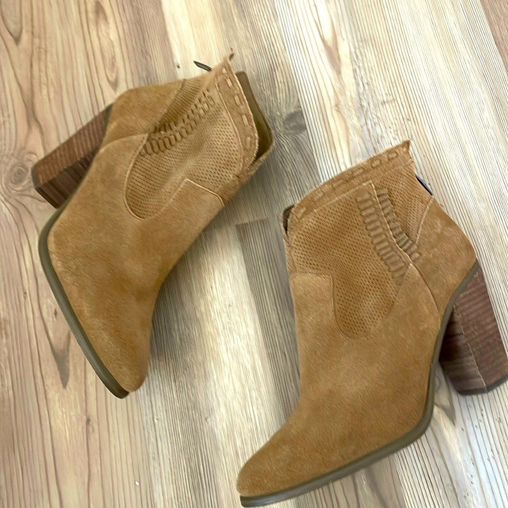 Vince Camuto Fretzia Brown Suede Tree House Zip Block Heel Ankle Boots